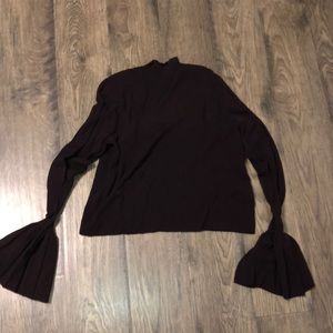 High neck sweater with wide end sleeves